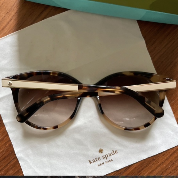 KATE SPADE SUNGLASSES - Picture 2 of 2